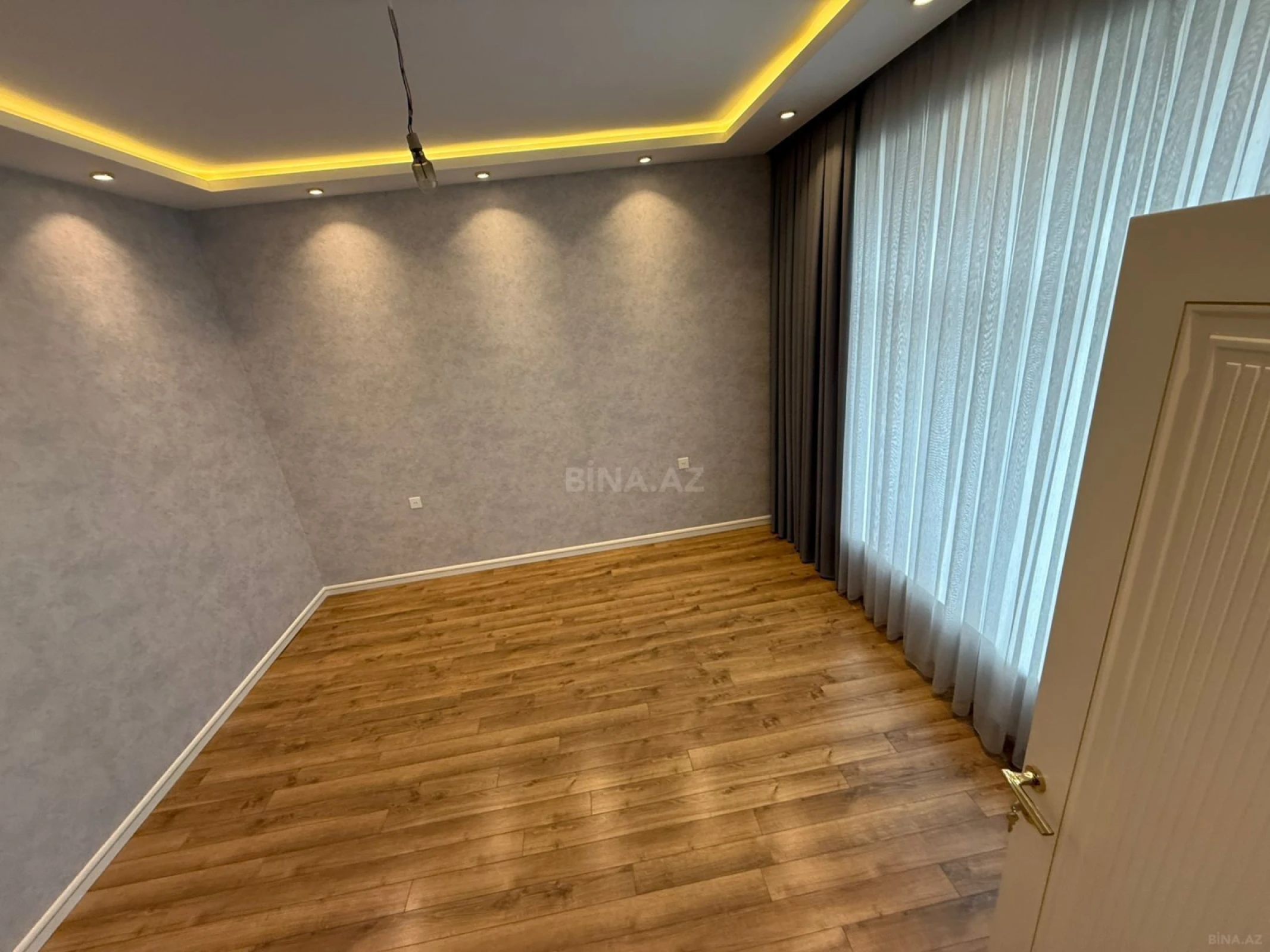 Satılır 7 otaqlı həyət evi 440 m²