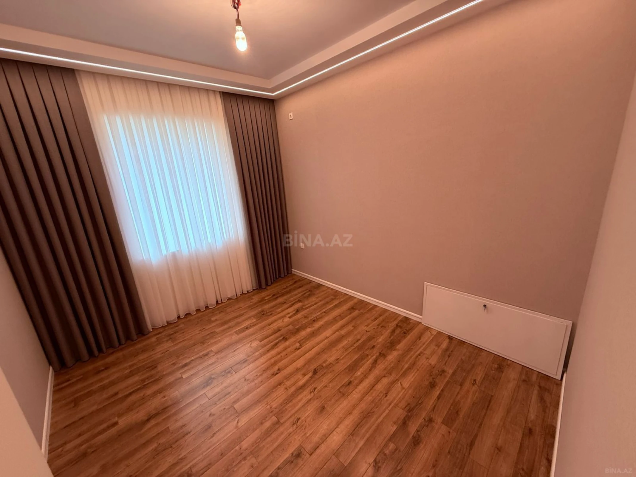Satılır 7 otaqlı həyət evi 440 m²
