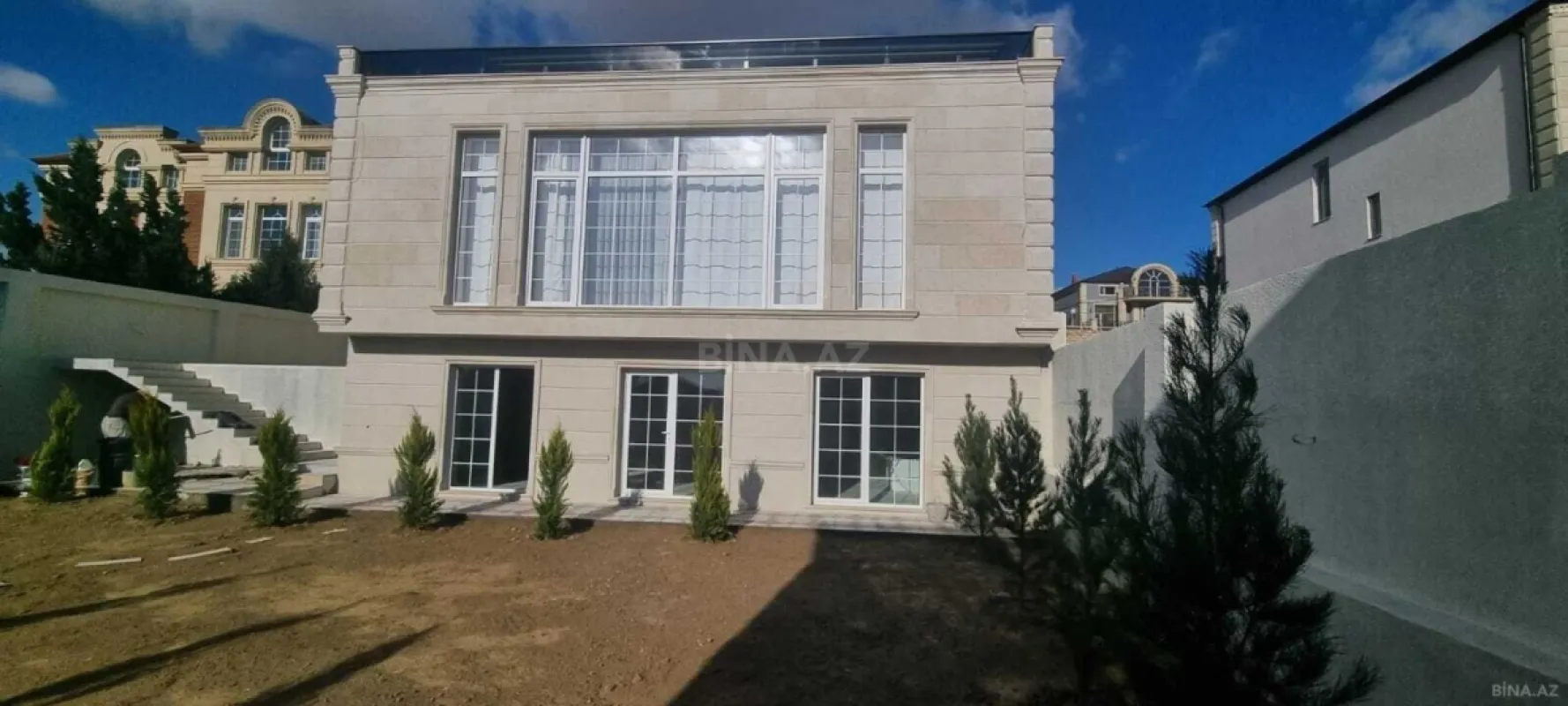 Satılır 7 otaqlı həyət evi 440 m²