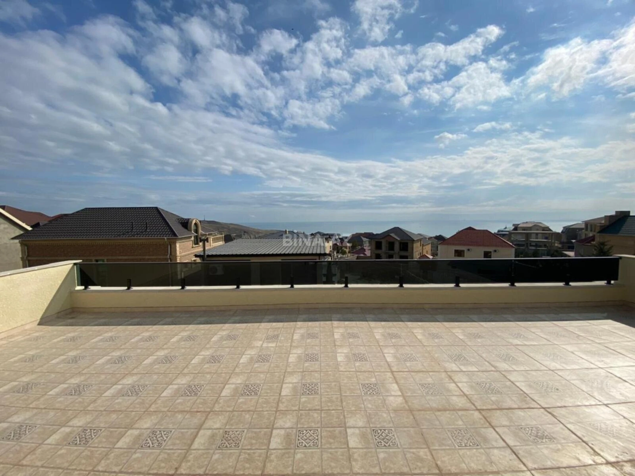 Satılır 7 otaqlı həyət evi 440 m²