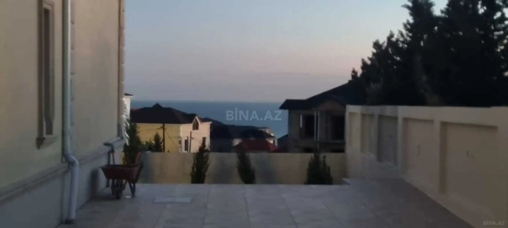 Satılır 7 otaqlı həyət evi 440 m²