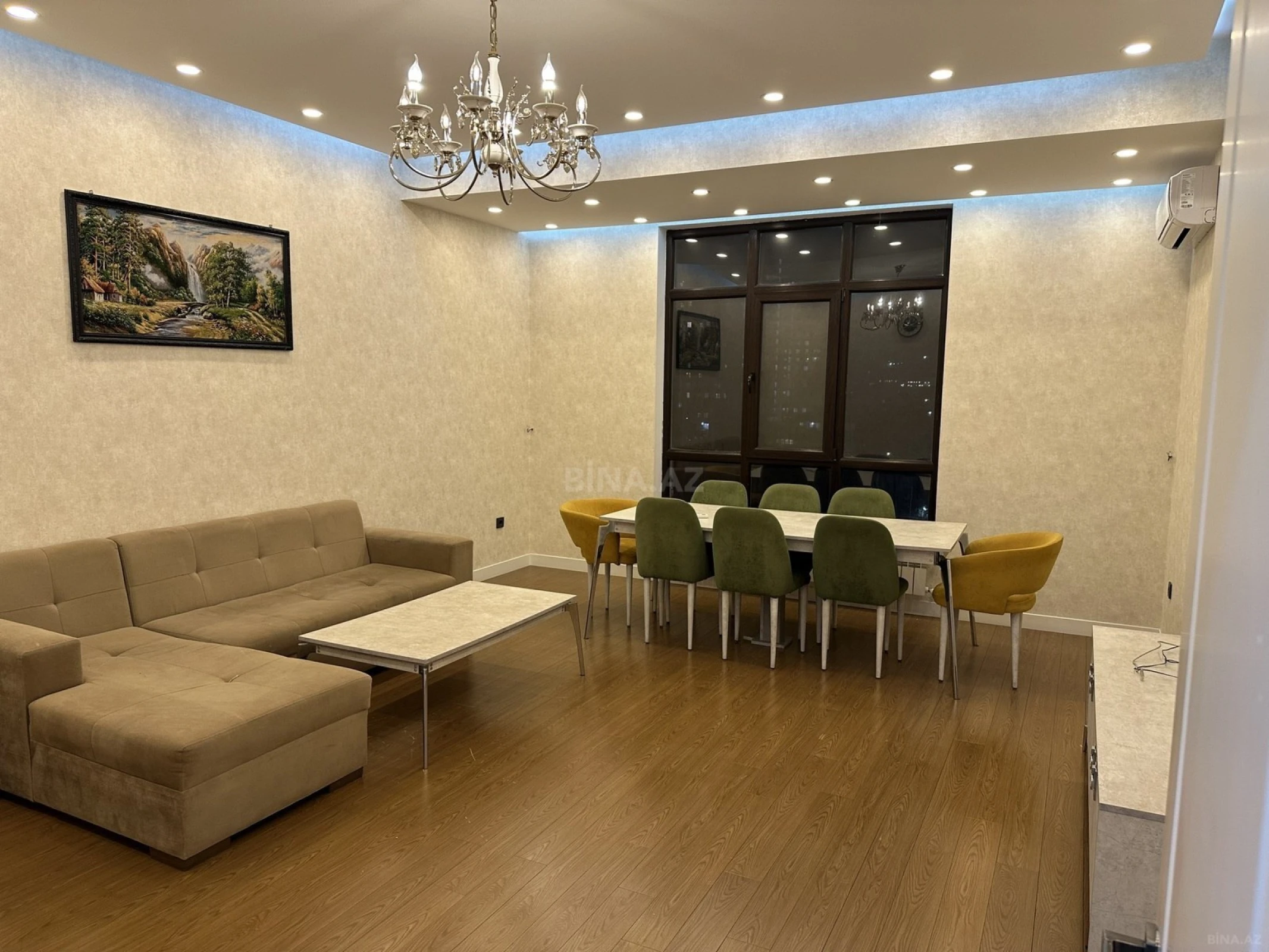 Kirayə verilir 3 otaqlı mənzil 116 m²