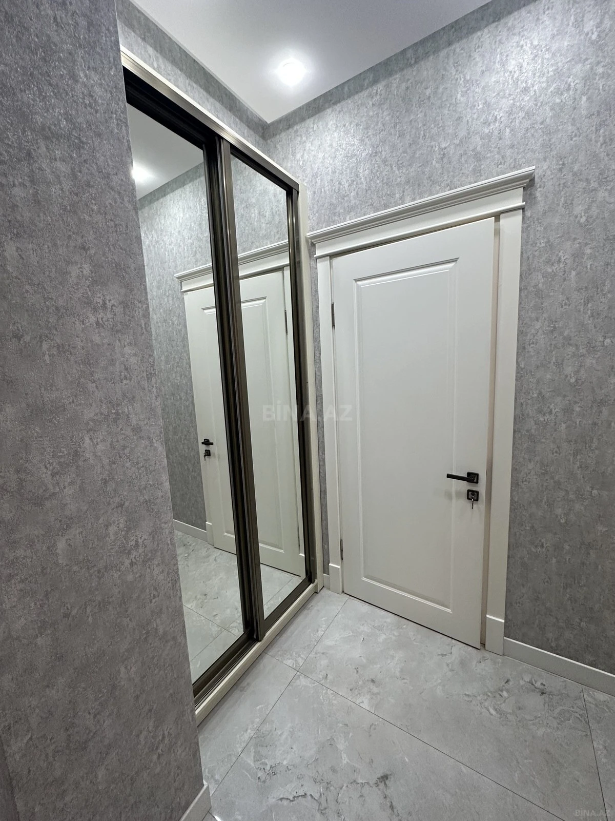 Kirayə verilir 3 otaqlı mənzil 116 m²
