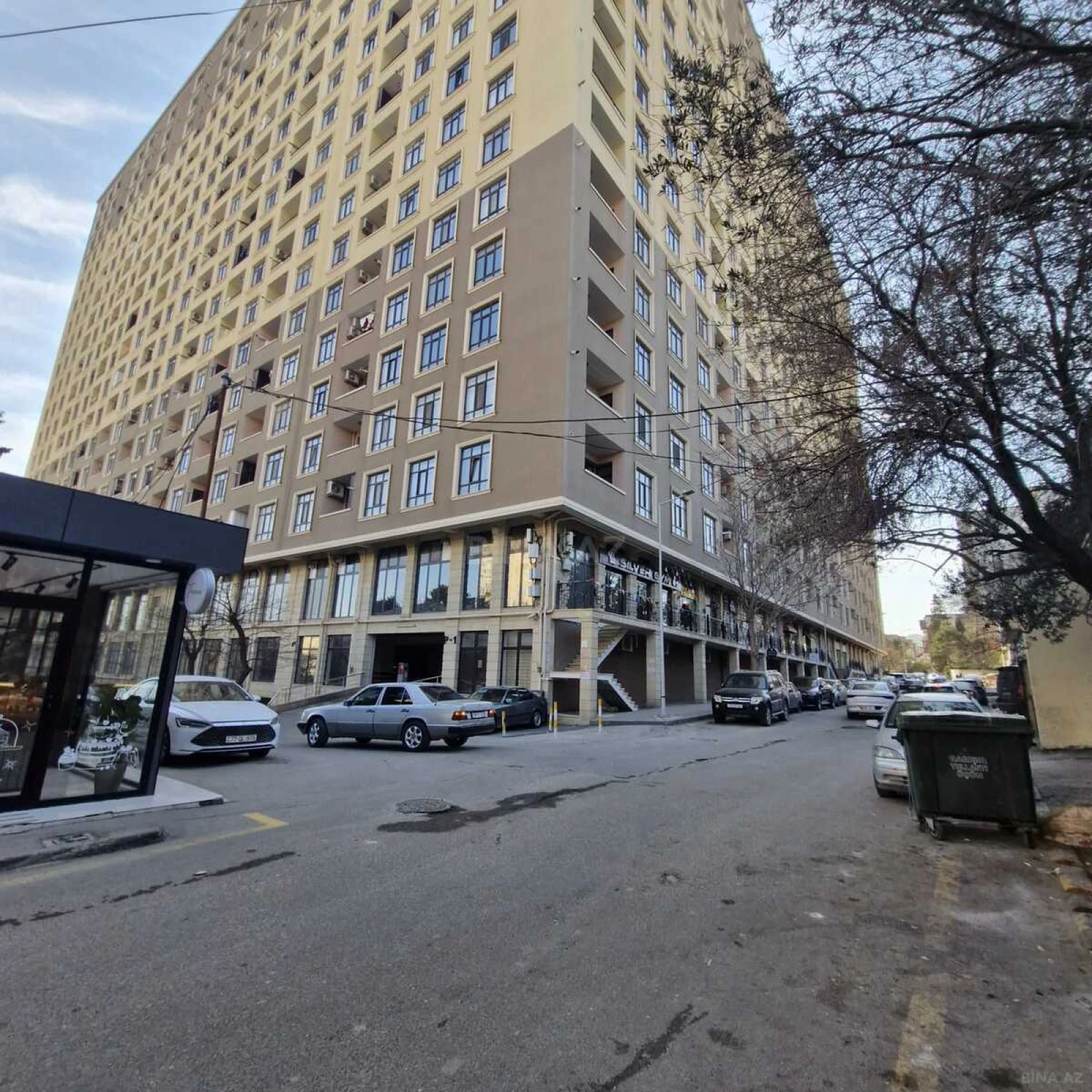 Kirayə verilir 3 otaqlı mənzil 116 m²