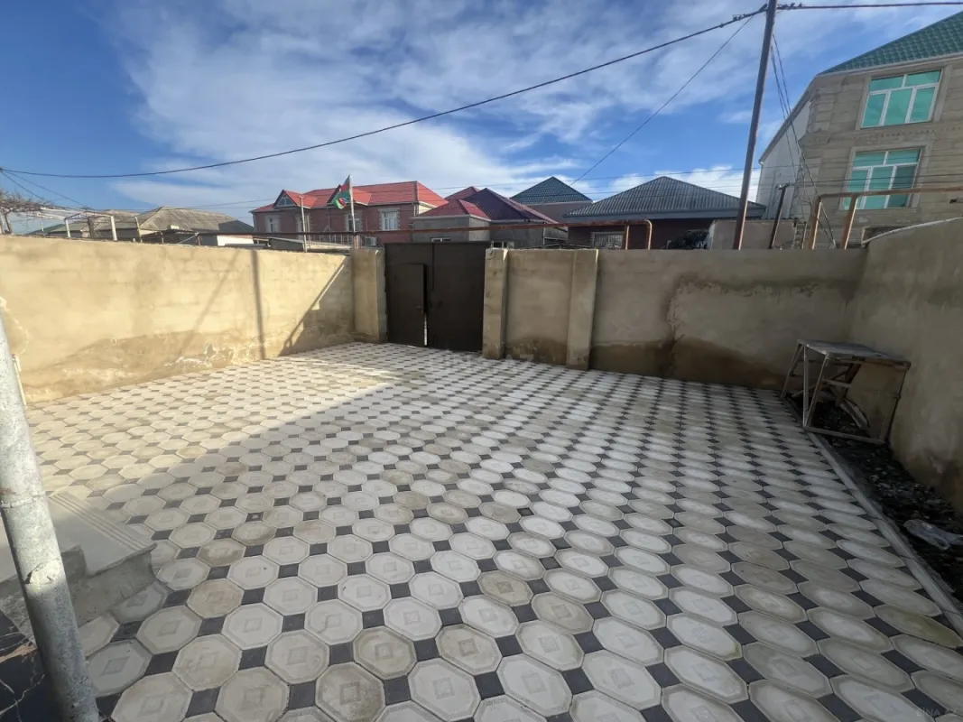 Satılır 4 otaqlı həyət evi 100 m²