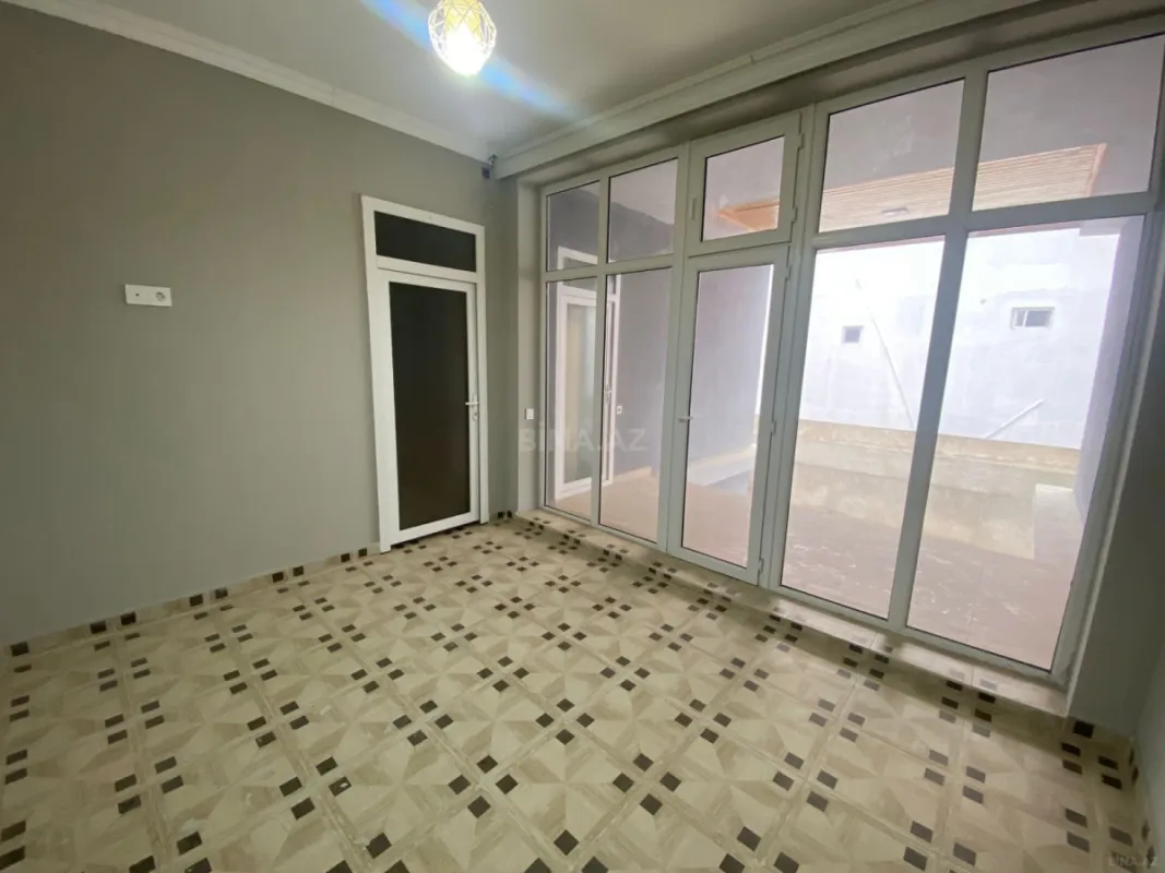 Satılır 8 otaqlı həyət evi 300 m²