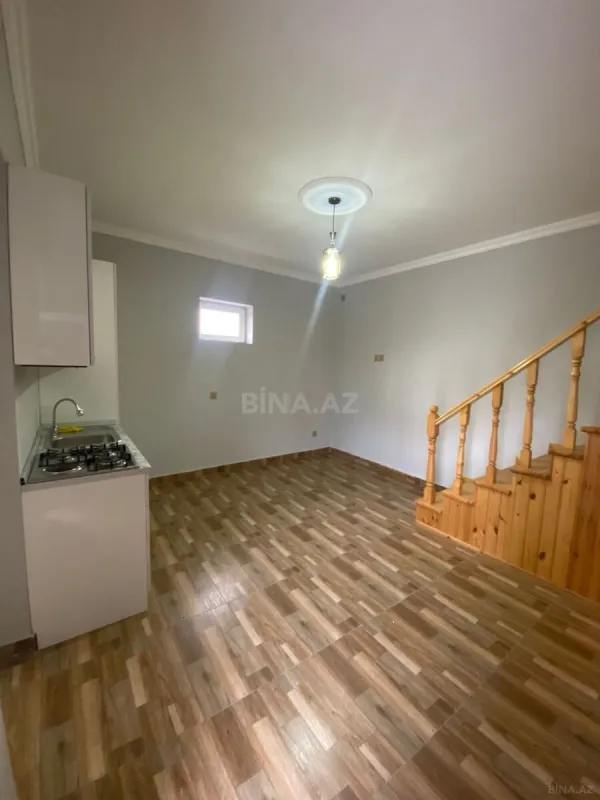 Satılır 8 otaqlı həyət evi 300 m²