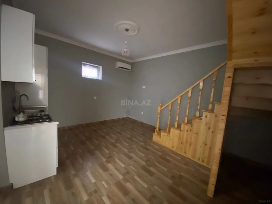 Satılır 8 otaqlı həyət evi 300 m²