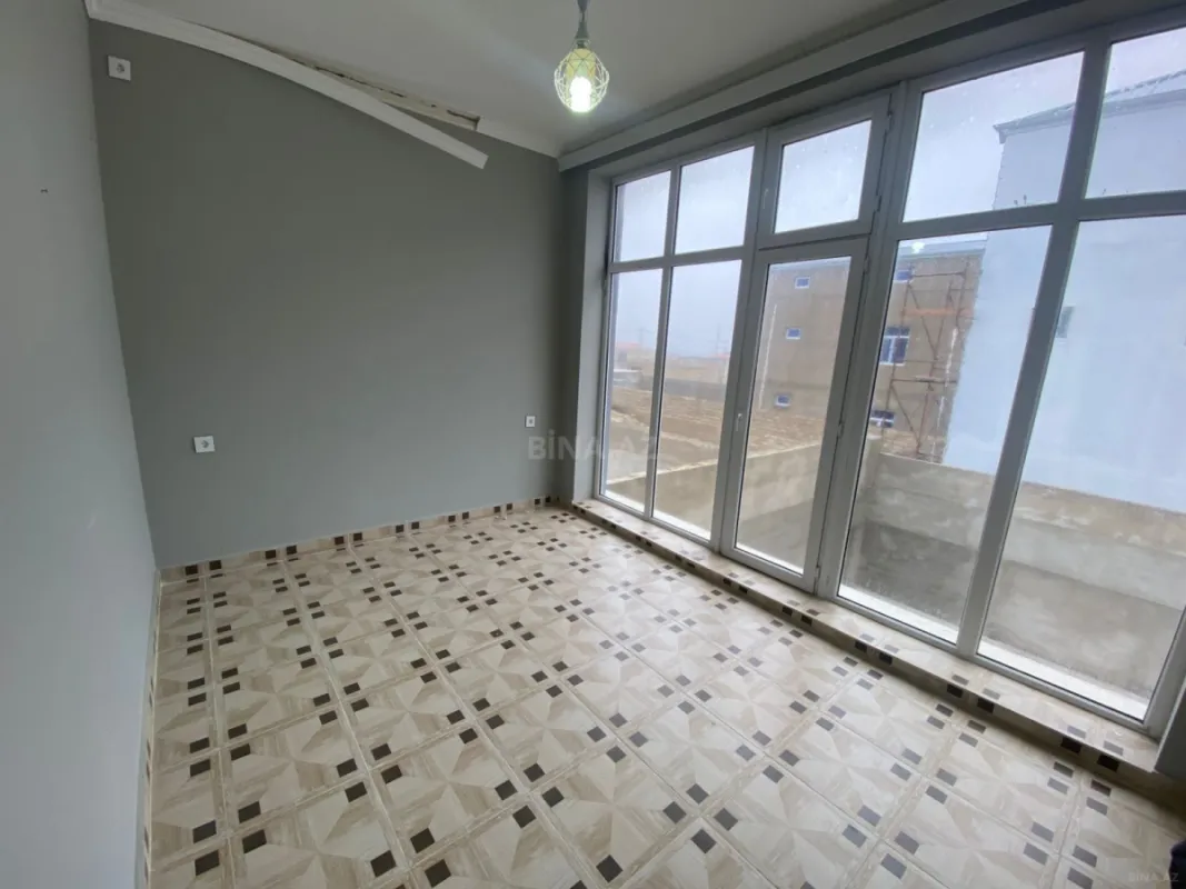 Satılır 8 otaqlı həyət evi 300 m²
