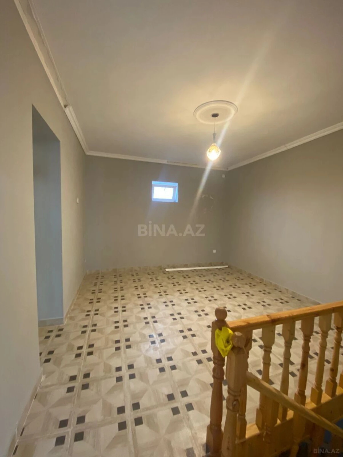 Satılır 8 otaqlı həyət evi 300 m²