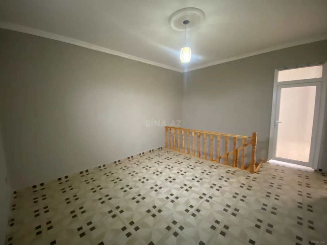 Satılır 8 otaqlı həyət evi 300 m²