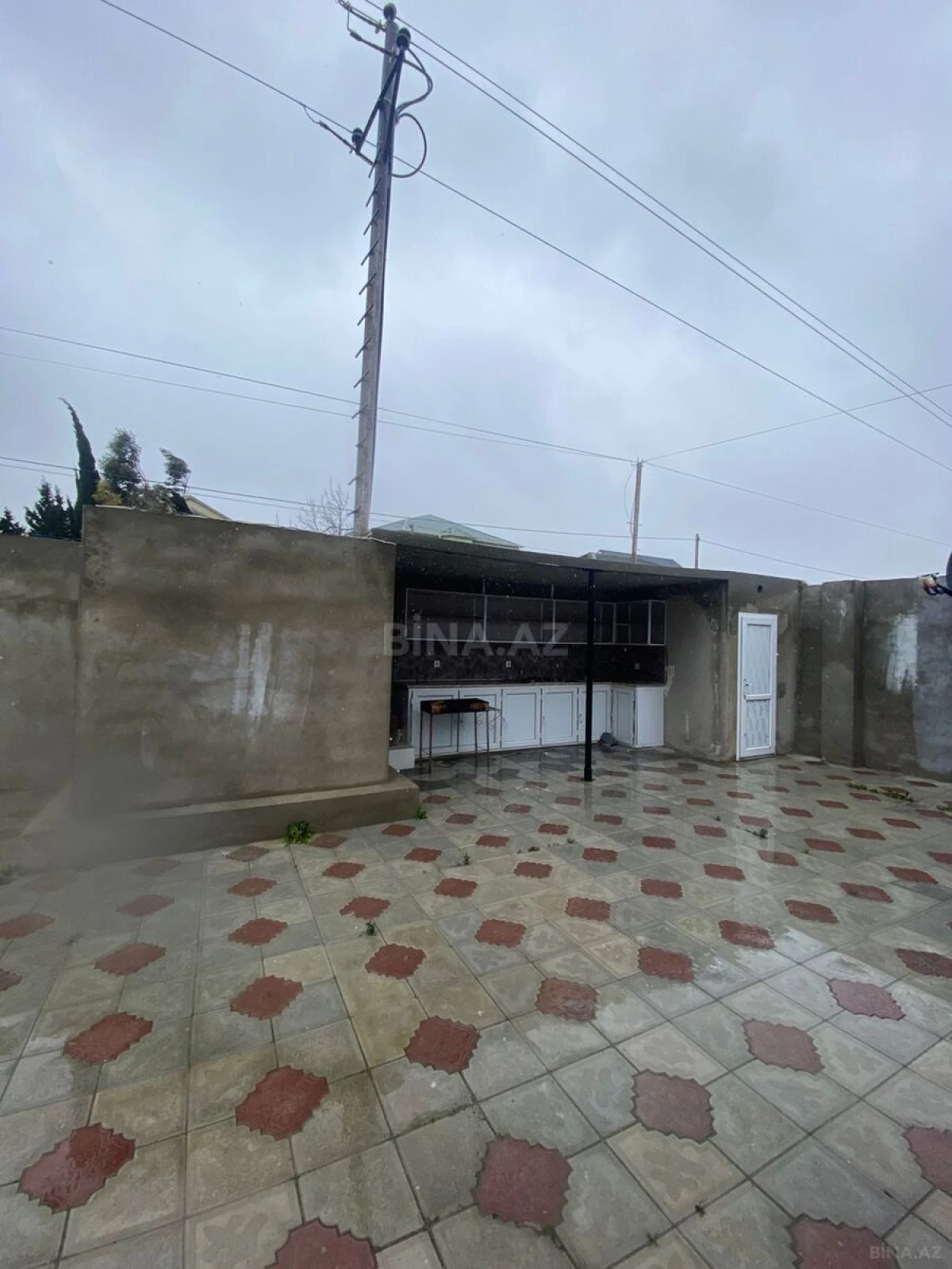 Satılır 8 otaqlı həyət evi 300 m²