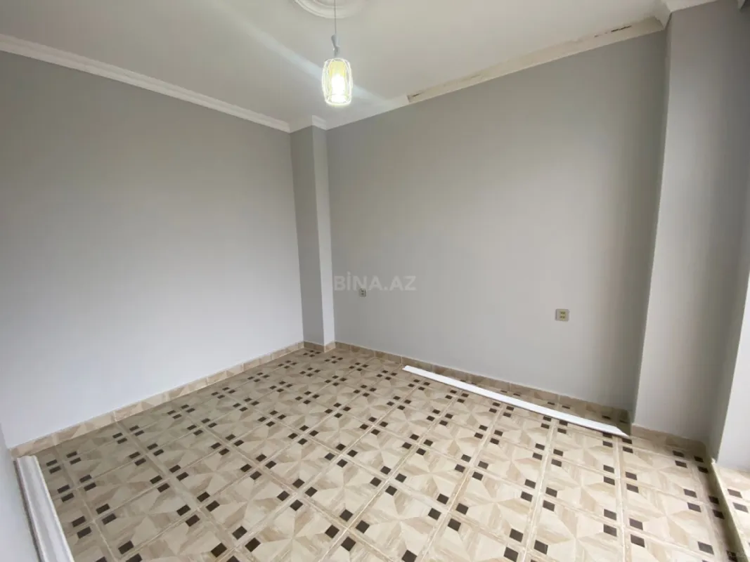 Satılır 8 otaqlı həyət evi 300 m²