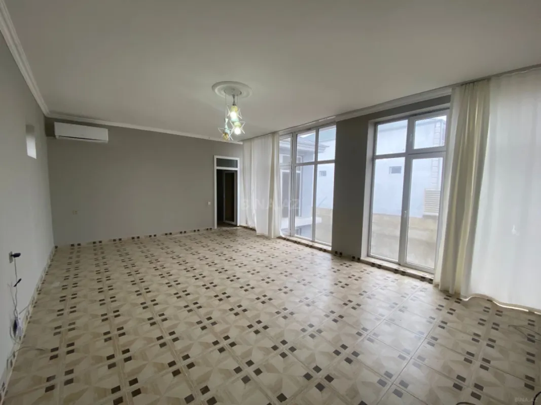 Satılır 8 otaqlı həyət evi 300 m²