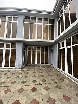 Satılır 8 otaqlı həyət evi 300 m²