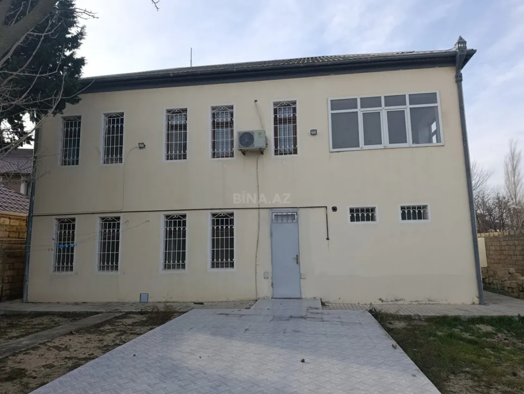 Satılır 5 otaqlı həyət evi 200 m²