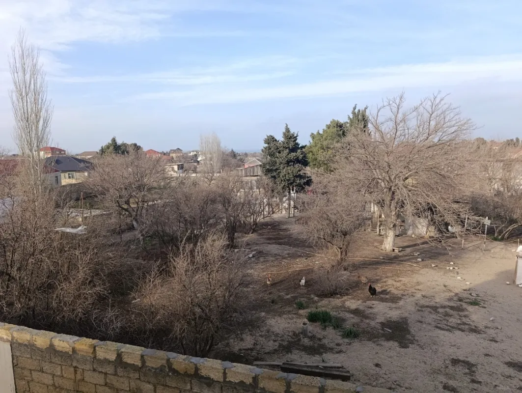 Satılır 5 otaqlı həyət evi 200 m²