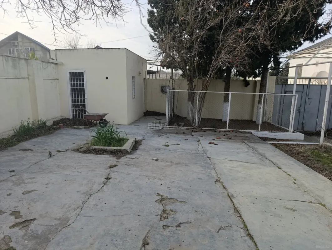 Satılır 5 otaqlı həyət evi 200 m²