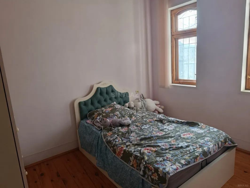 Satılır 5 otaqlı həyət evi 200 m²