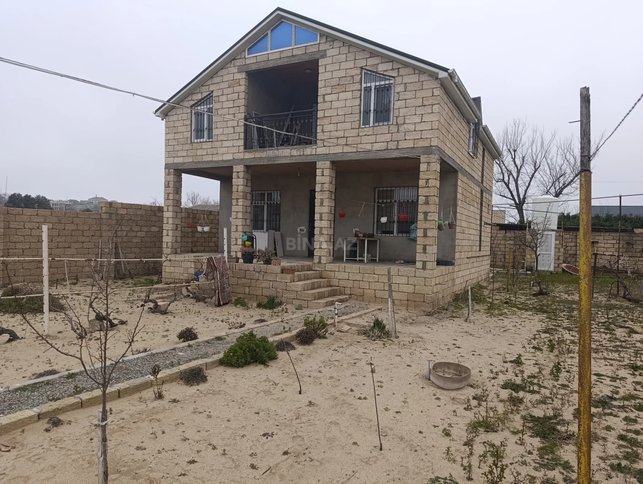 Satılır 5 otaqlı həyət evi 150 m²