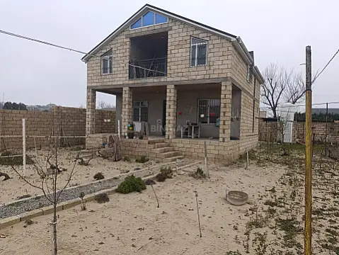 Satılır 5 otaqlı həyət evi 150 m²