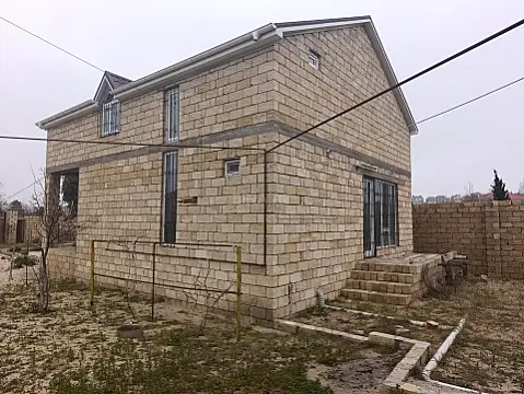 Satılır 5 otaqlı həyət evi 150 m²