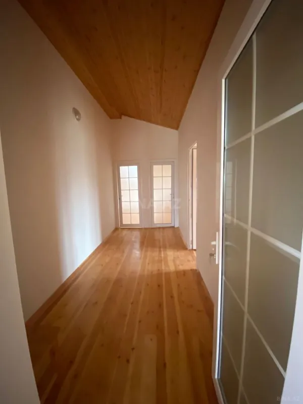 Satılır 11 otaqlı həyət evi 369 m²