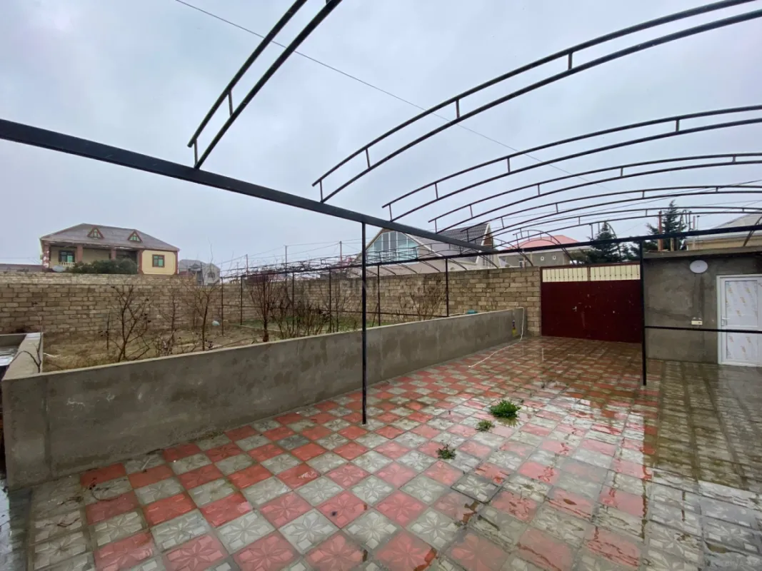 Satılır 11 otaqlı həyət evi 369 m²