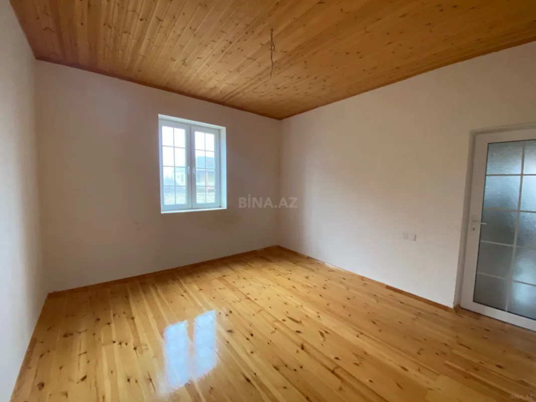 Satılır 11 otaqlı həyət evi 369 m²
