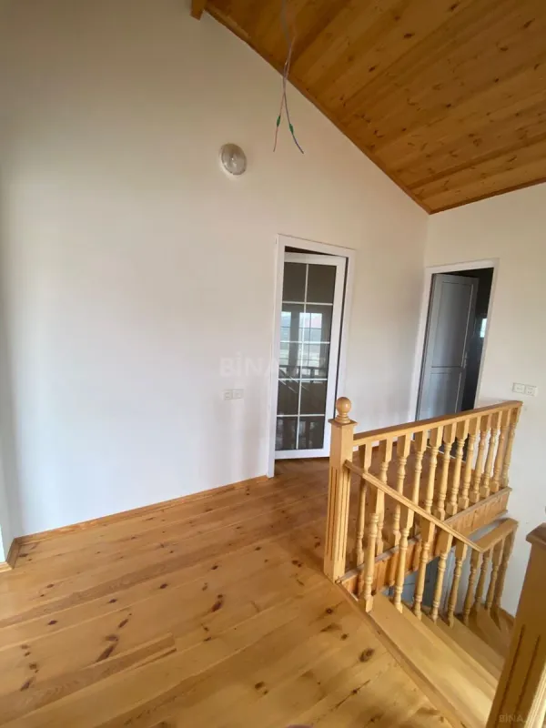 Satılır 11 otaqlı həyət evi 369 m²