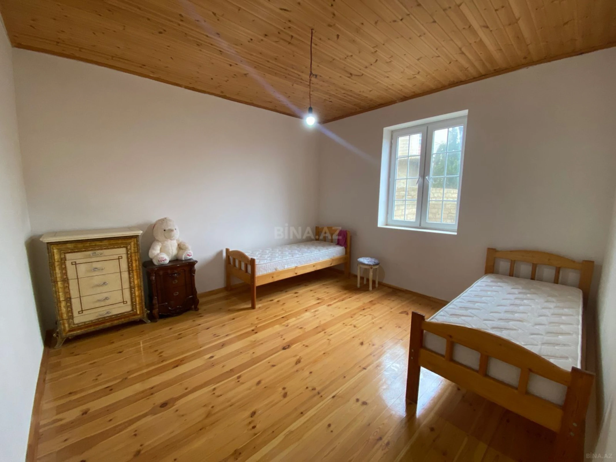 Satılır 11 otaqlı həyət evi 369 m²