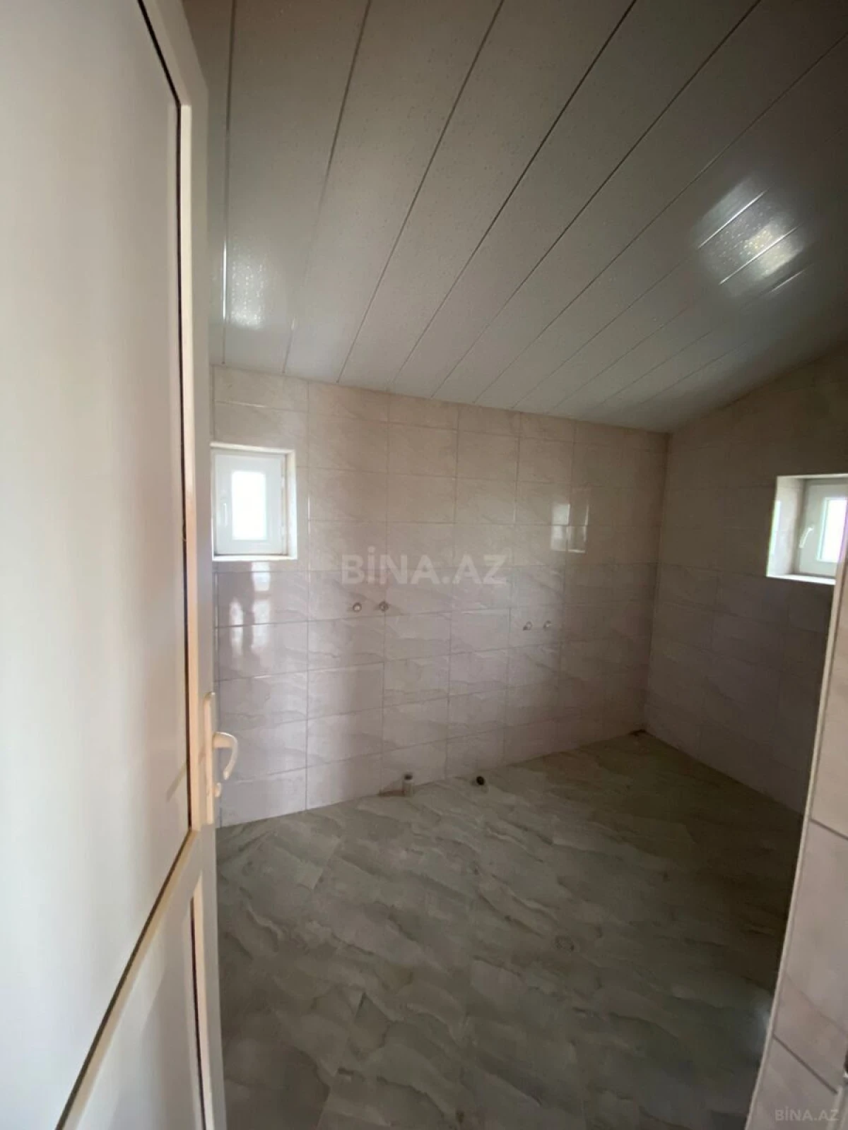Satılır 11 otaqlı həyət evi 369 m²