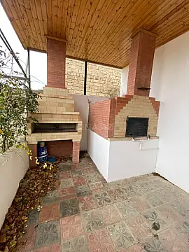 Satılır 11 otaqlı həyət evi 369 m²