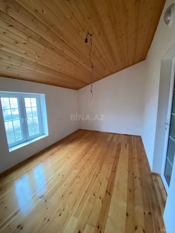 Satılır 11 otaqlı həyət evi 369 m²