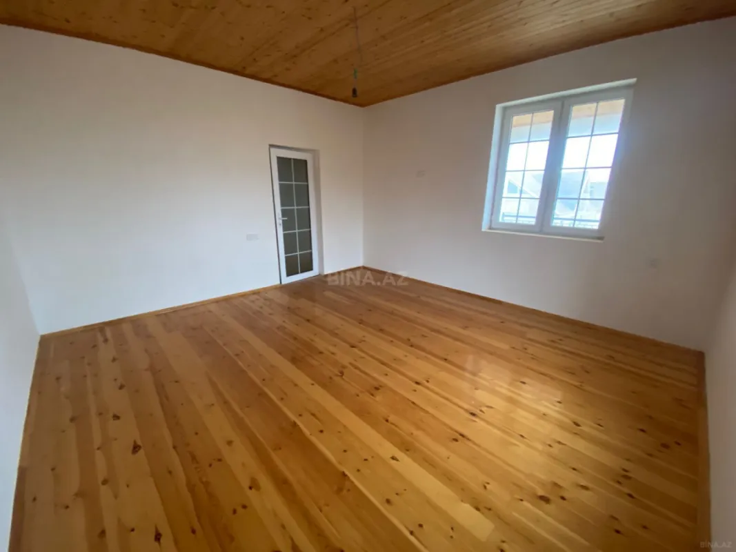 Satılır 11 otaqlı həyət evi 369 m²