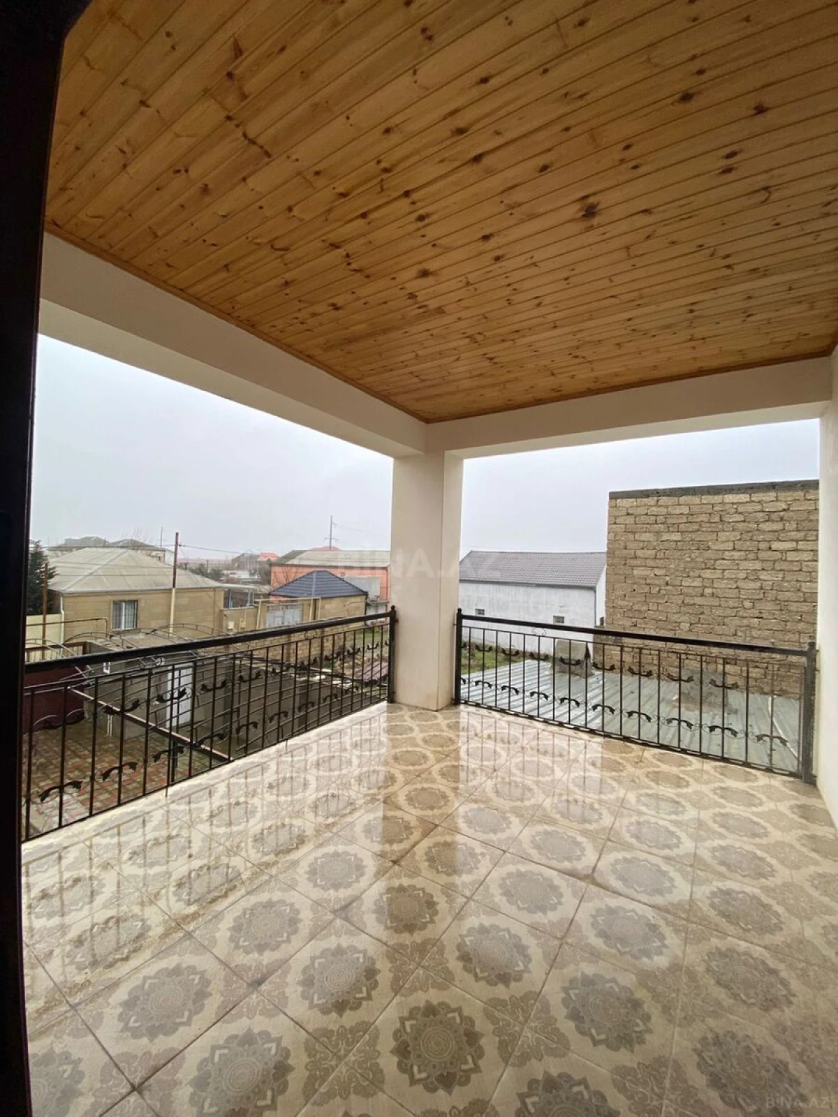 Satılır 11 otaqlı həyət evi 369 m²