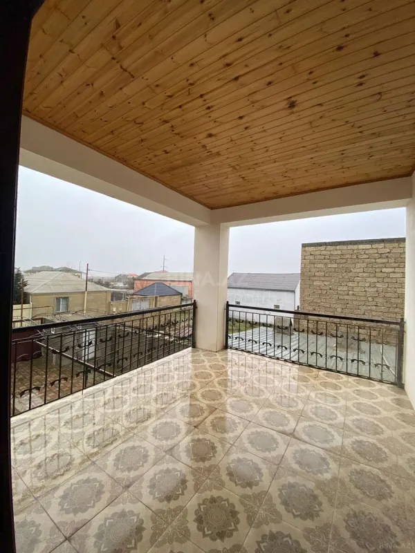 Satılır 11 otaqlı həyət evi 369 m²