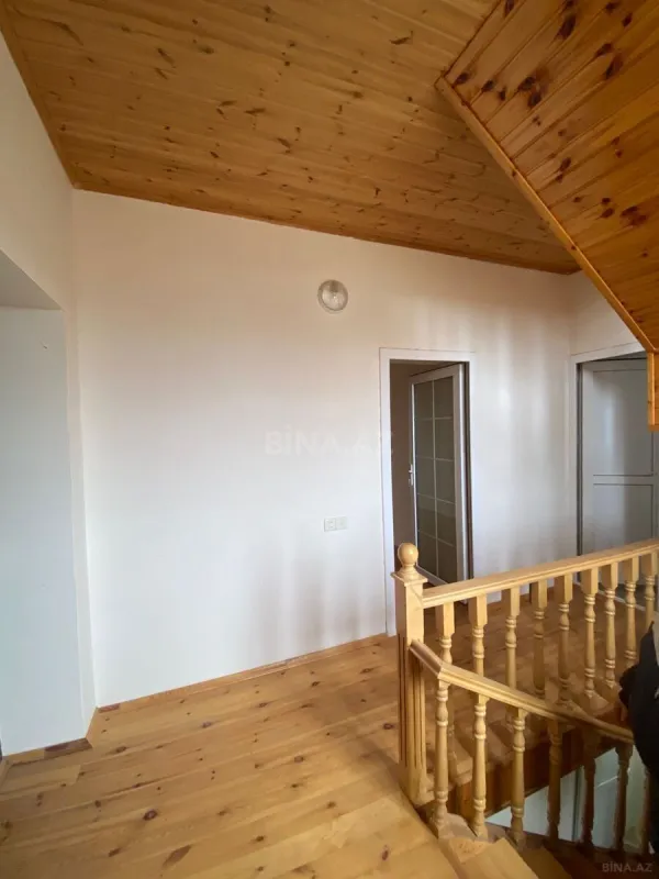 Satılır 11 otaqlı həyət evi 369 m²