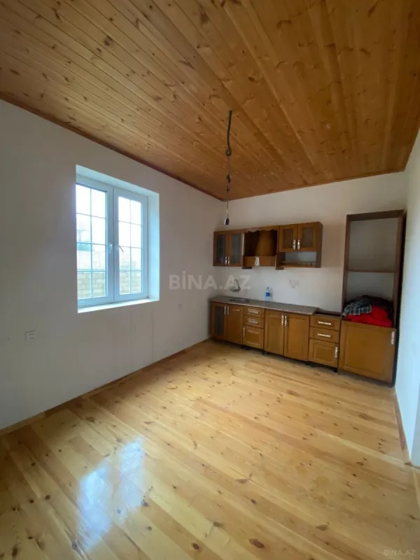 Satılır 11 otaqlı həyət evi 369 m²