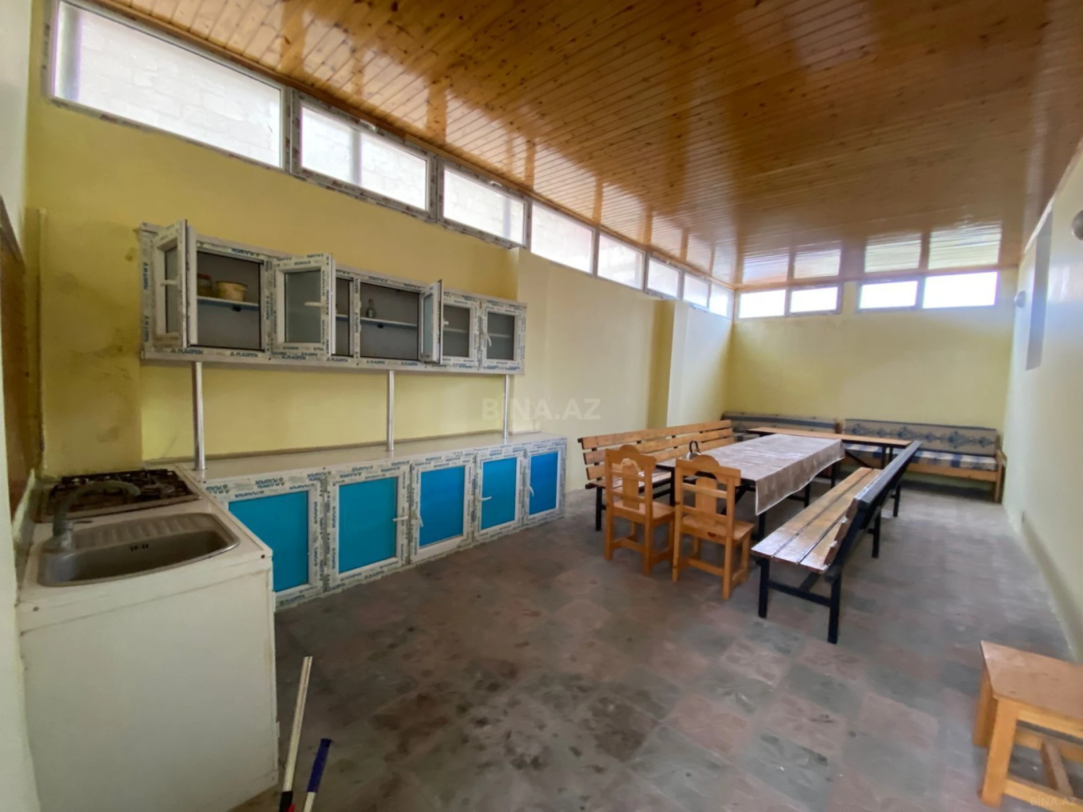 Satılır 11 otaqlı həyət evi 369 m²