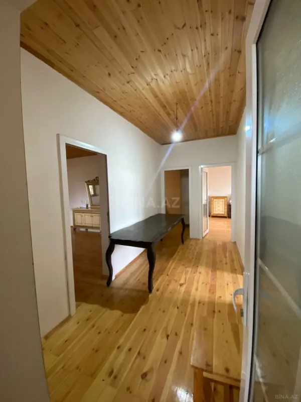 Satılır 11 otaqlı həyət evi 369 m²