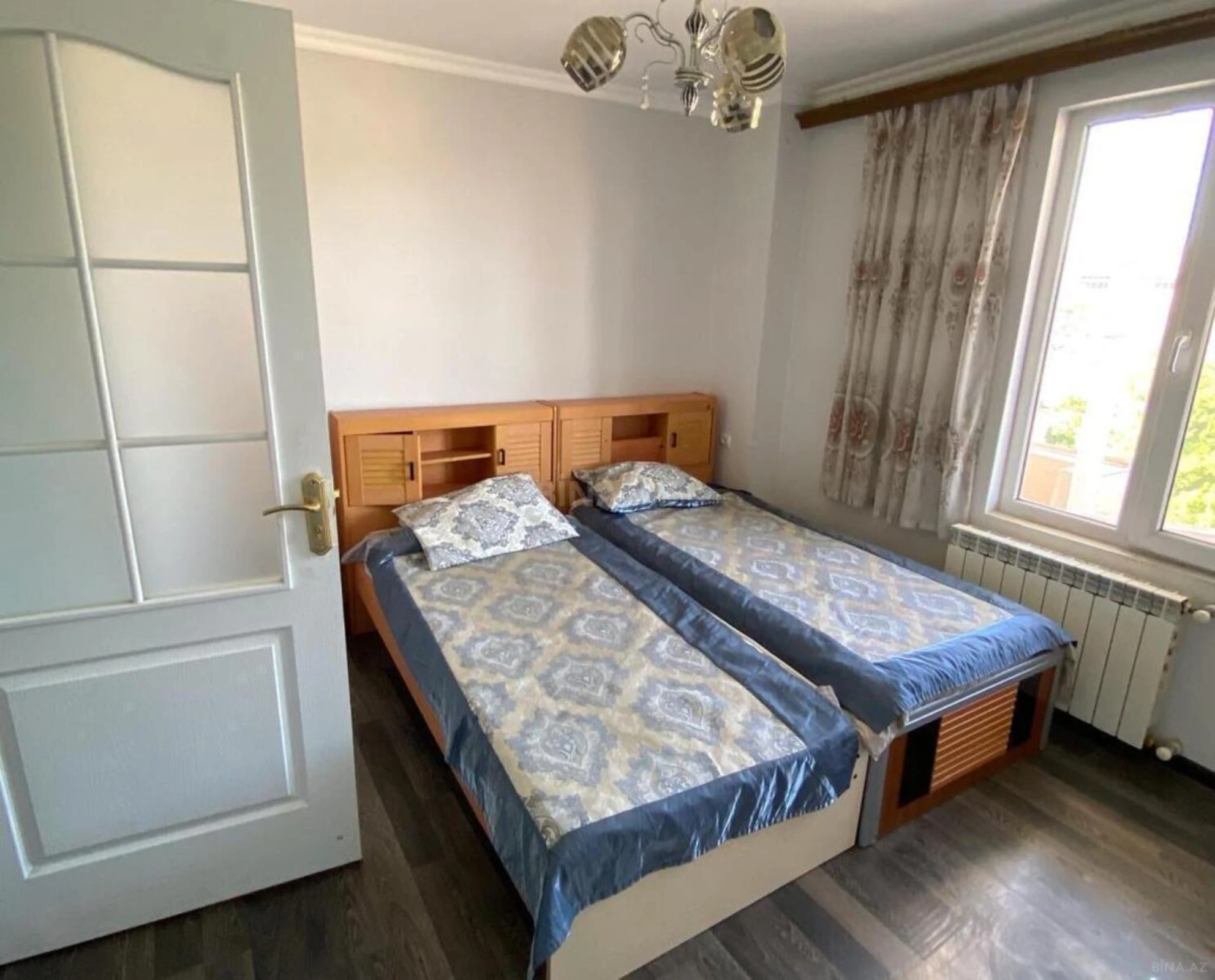 Satılır 9 otaqlı həyət evi 400 m²