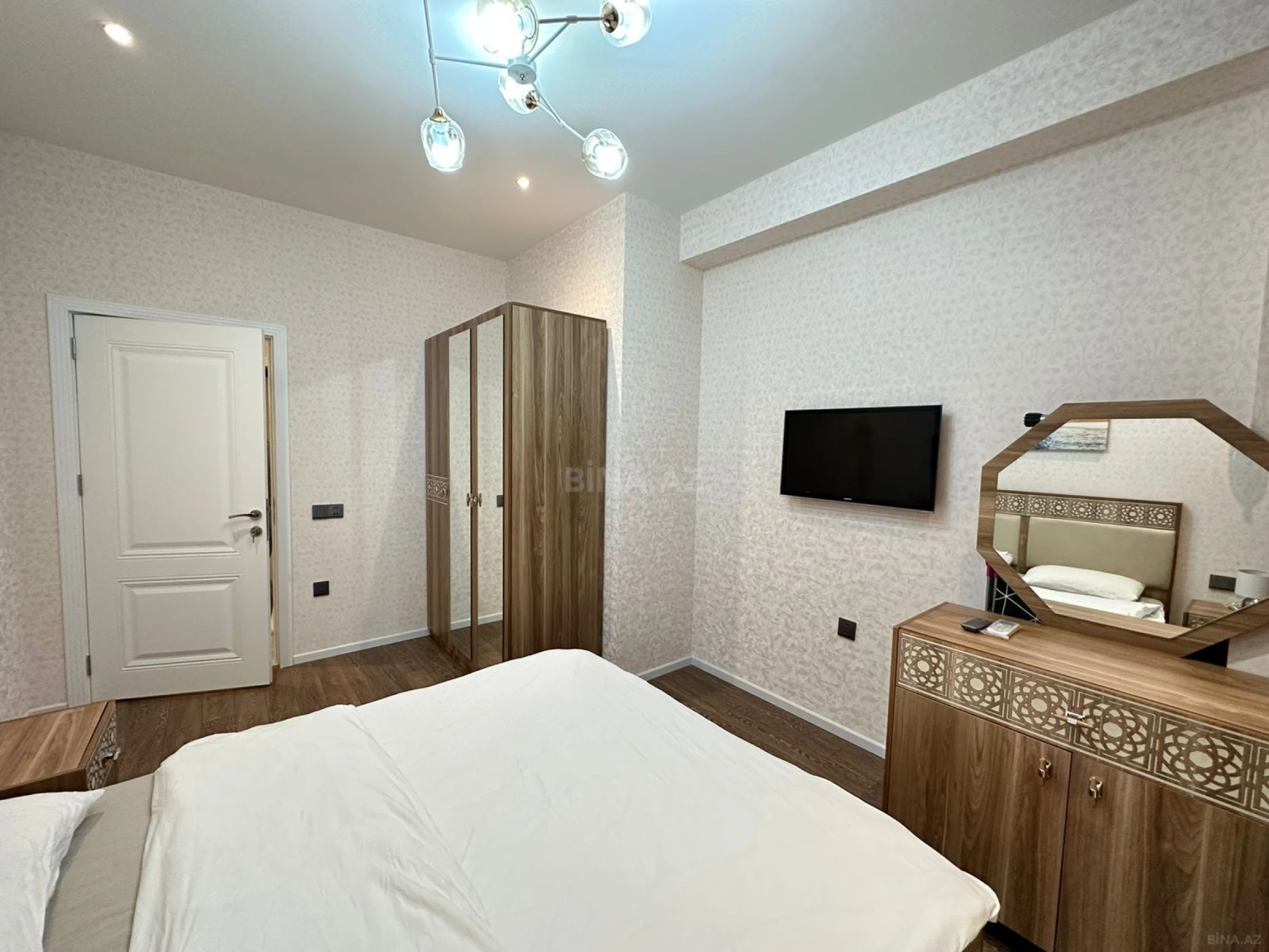 Kirayə verilir 2 otaqlı mənzil 65 m²