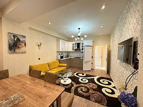 Kirayə verilir 2 otaqlı mənzil 65 m²