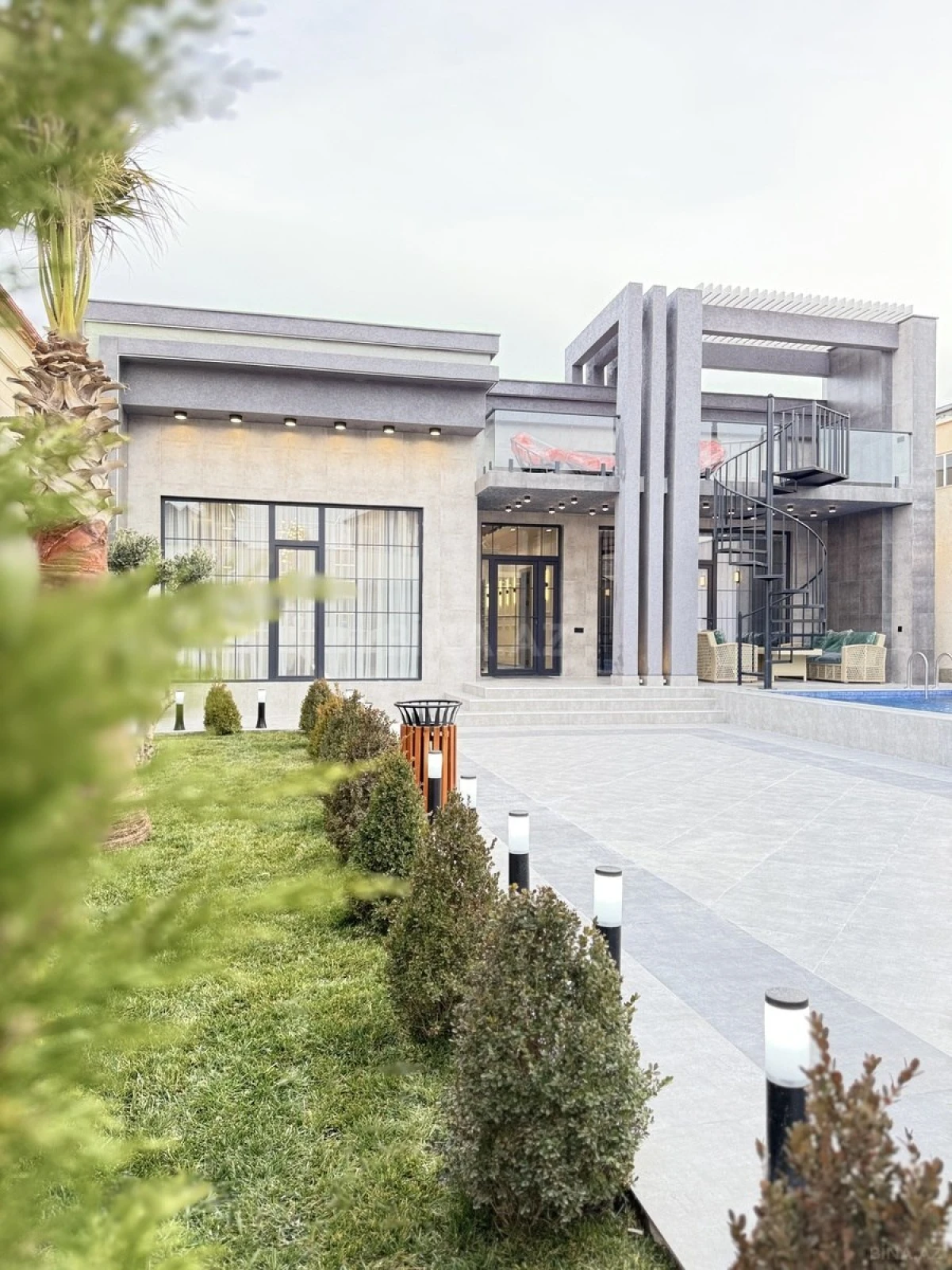 Satılır 5 otaqlı həyət evi 170 m²