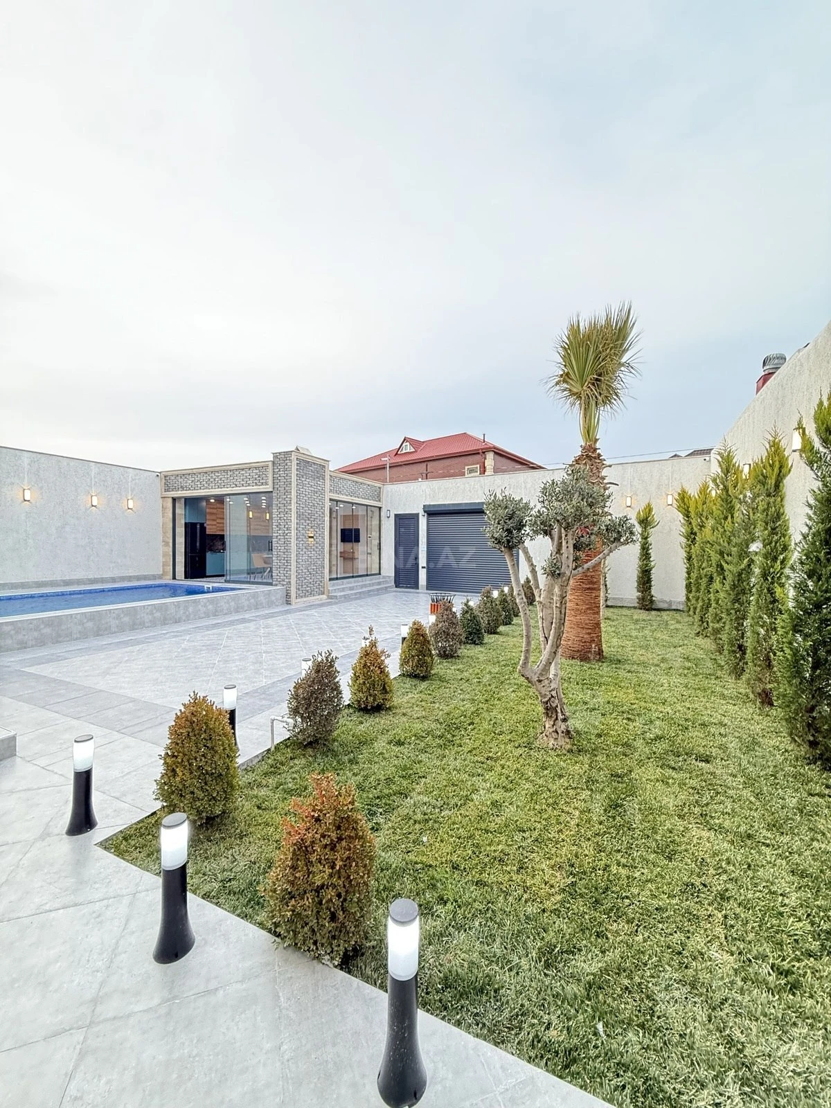 Satılır 5 otaqlı həyət evi 170 m²