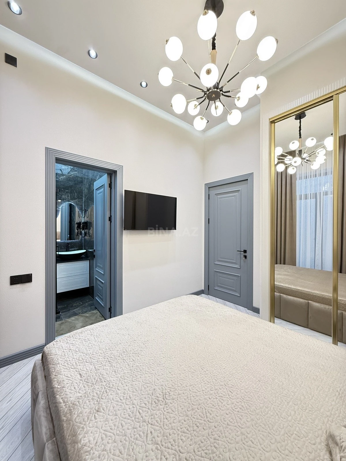 Satılır 5 otaqlı həyət evi 170 m²