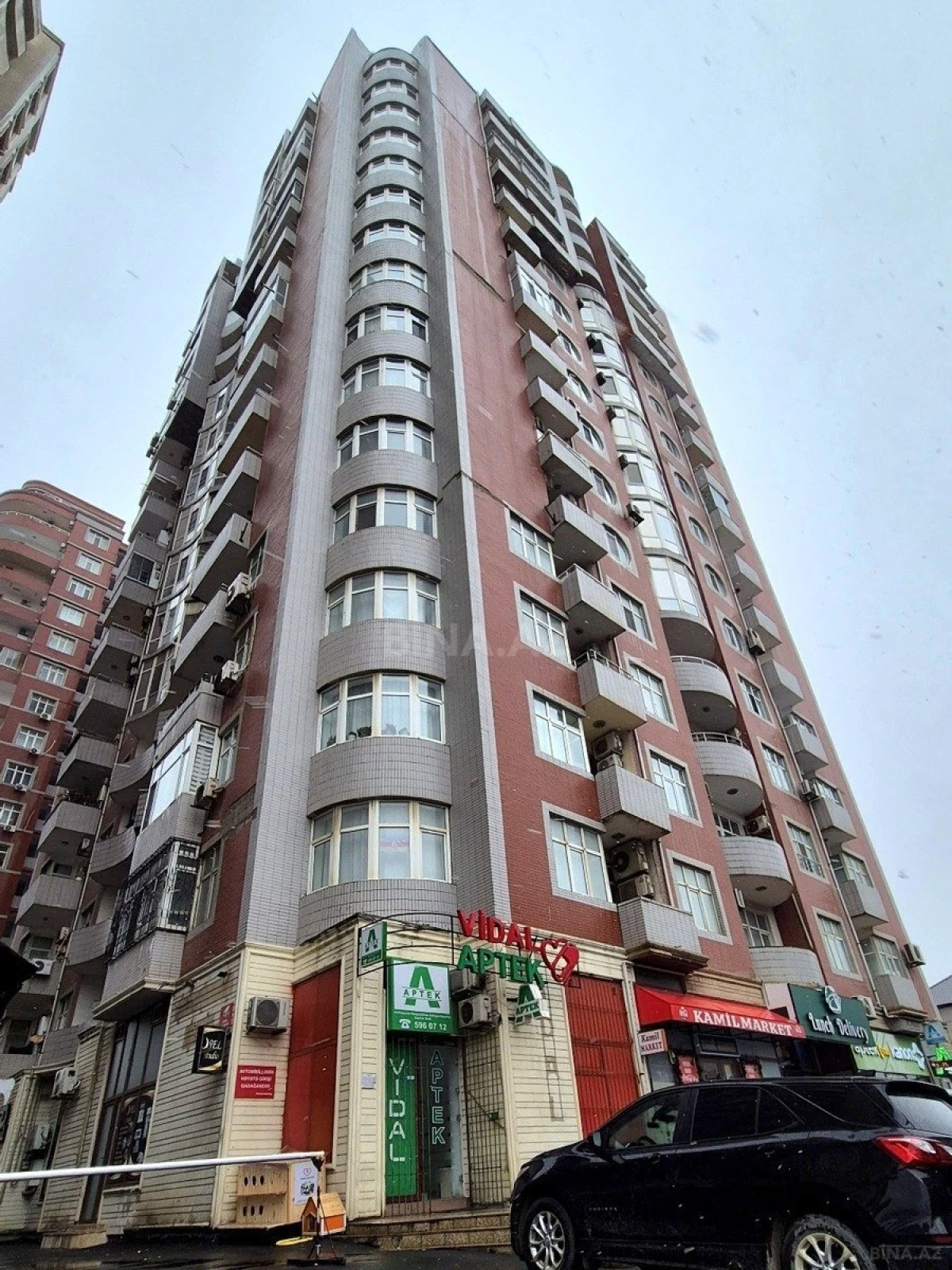 Satılır 3 otaqlı mənzil 123 m²