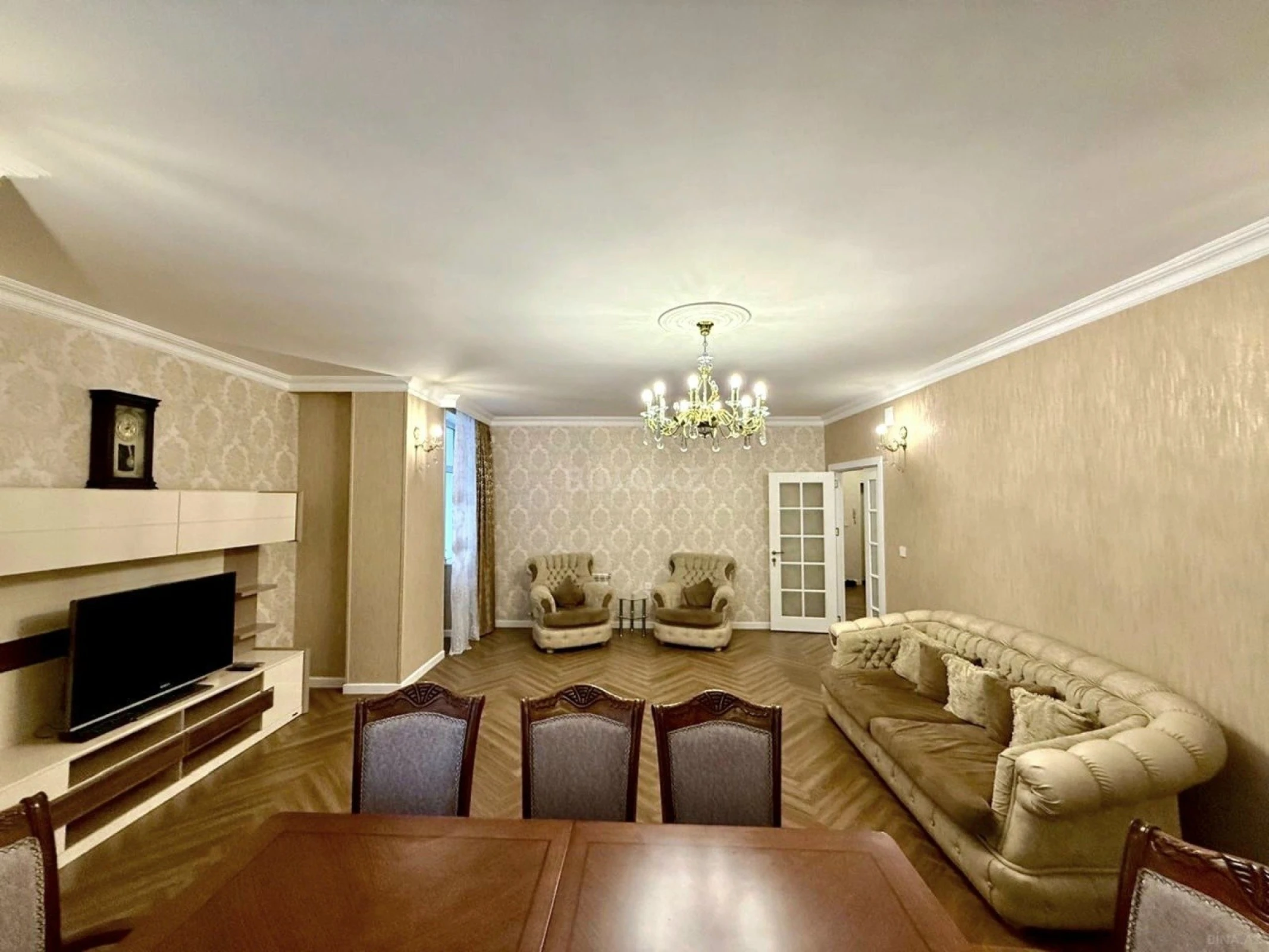 Satılır 3 otaqlı mənzil 123 m²