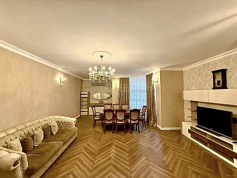 Satılır 3 otaqlı mənzil 123 m²